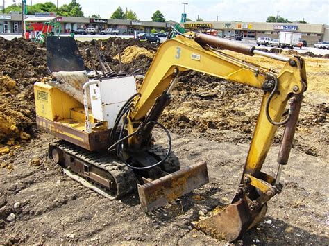 nissan mini giant 25 excavator specs|nissan mini giant engines.